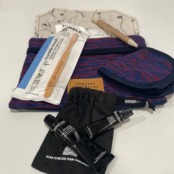 Delta One Someone Somewhere Amenity Kit. Artisan-Made. Red, blue, purple. NWT - Picture 2 of 4